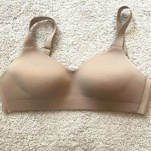 32D Lululemon wireless bra